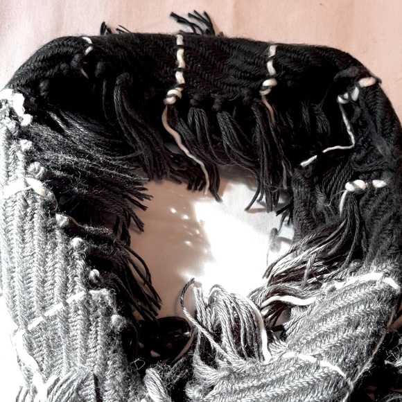 🧣Stunning Incredibly Soft Vintage Jacob & Co Acrylic Wool Cozy Scarf🧣 - Picture 6 of 16